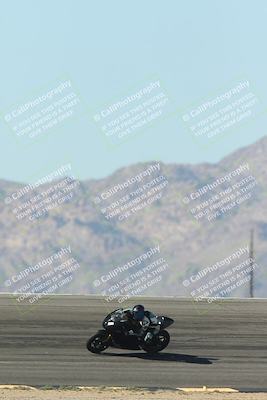 media/Oct-30-2025-Racers Edge (Thu) [[dabbdaf680]]/3-B Group/Session 2 (Bowl Exit)/